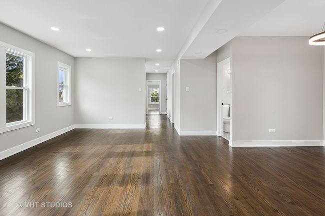 4948 N Austin Ave, Home with 5 bedrooms, 2 bathrooms and null parking in CHICAGO IL | Image 4