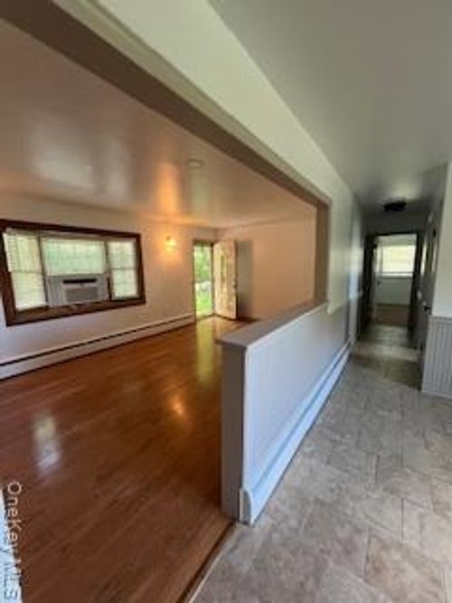 39 West Ave, Putnam Valley, NY, 10579-2033 | Card Image