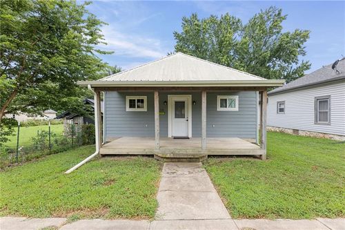 534 2nd Ave, Garnett, KS, 66032-1210 | Card Image