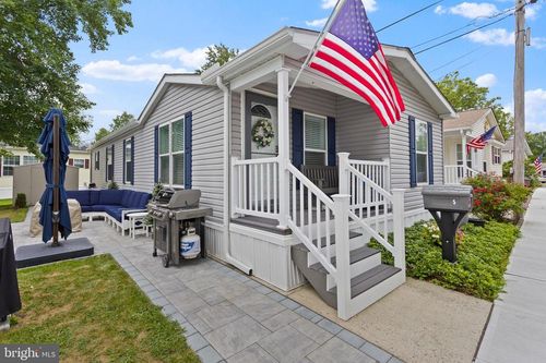 5 Forest Dr, East Windsor, NJ, 08520-1904 | Card Image