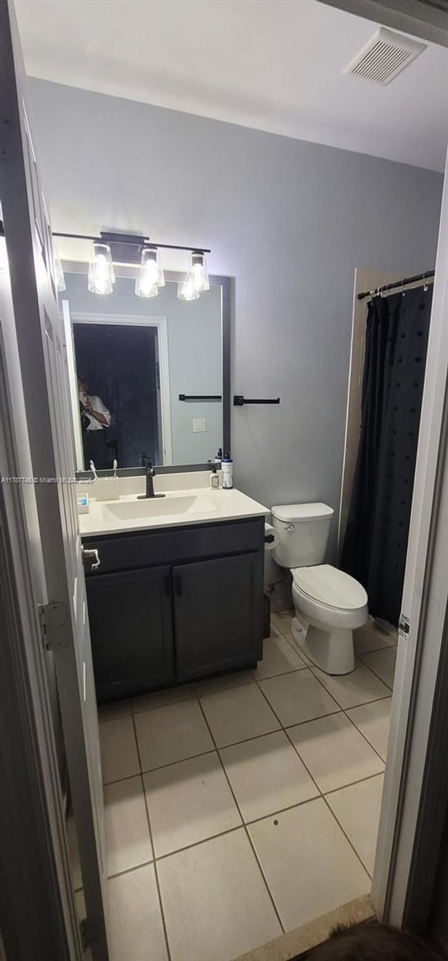 3445 W 92 Nd Pl, Townhouse with 3 bedrooms, 3 bathrooms and null parking in Hialeah FL | Image 16