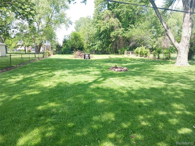 Deep lot | Image 6