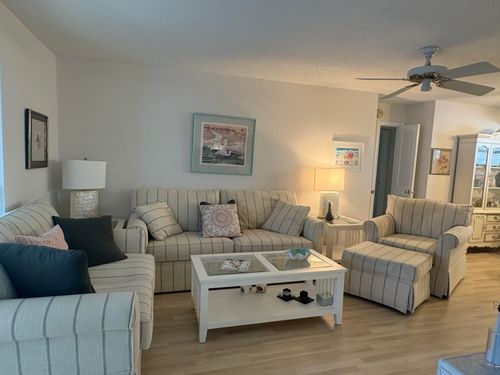apt-200-27 Colonial Club Dr, Boynton Beach, FL, 33435-8321 | Card Image