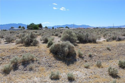 2240 Jacaranda St, Pahrump, NV, 89048 | Card Image
