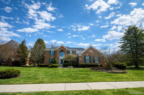 48318 Manhattan Cir, Canton, MI, 48188-1495 | Card Image