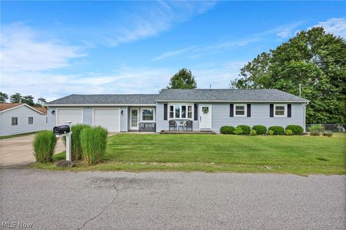 374 Meadow Ln, Parkersburg, WV, 26101-7609 | Card Image