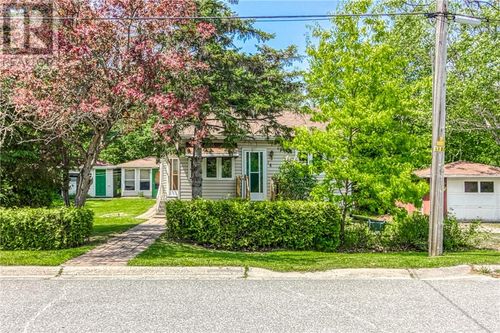 14 Oak Ave, Coniston, ON, P0M1M0 | Card Image