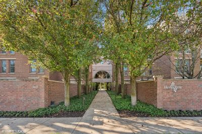 3D - 360 Green Bay Road, Condo with 2 bedrooms, 2 bathrooms and 2 parking in Winnetka IL | Image 1