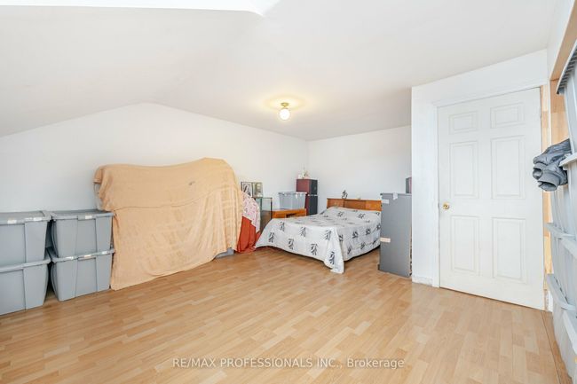 12 O'hara Ave, House attached with 3 bedrooms, 1 bathrooms and 1 parking in Toronto ON | Image 19