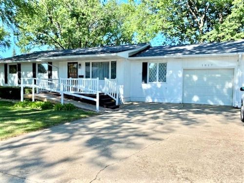 1817 6th Ave, STERLING, IL, 61081-1324 | Card Image