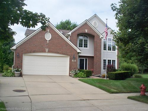 2933 Augusta Dr, Commerce Township, MI, 48382-5114 | Card Image