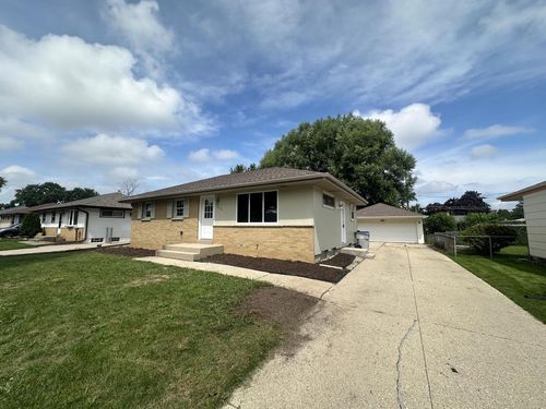 8034 W Tesch Avenue, Milwaukee, WI, 53220 | Card Image