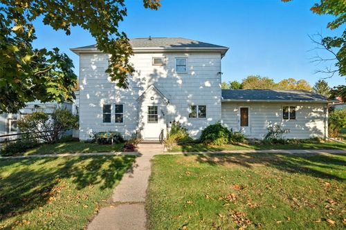 105 Harrison St Se, Cascade, IA, 52033-9691 | Card Image