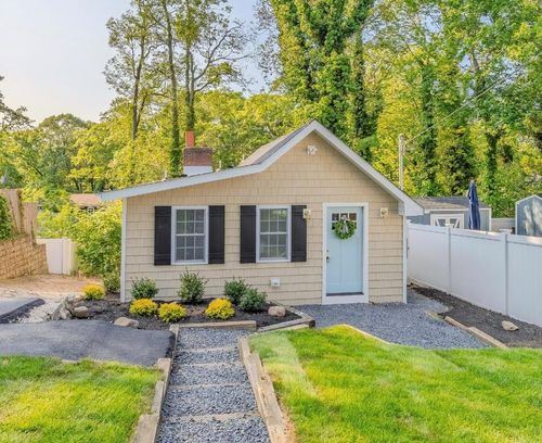 11 Clubhouse Dr, Rocky Point, NY, 11778-9586 | Card Image