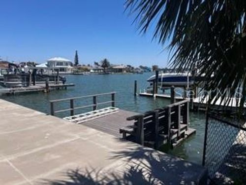 510 64th Ave, St Pete Beach, FL, 33706-2106 | Card Image