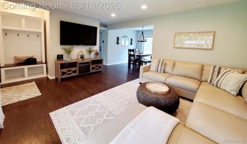 6372 Peach Dr, Clarkston, MI, 48346-1630 | Card Image