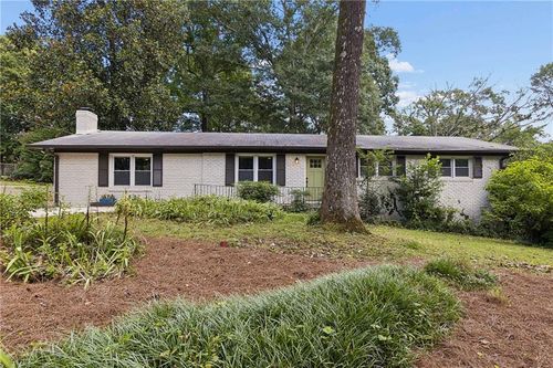 412 Derbyshire Dr, Stone Mountain, GA, 30088-1211 | Card Image