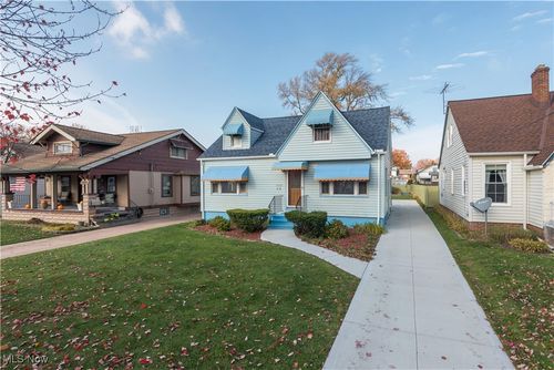 15722 Lydian Avenue, Cleveland, OH, 44111 | Card Image