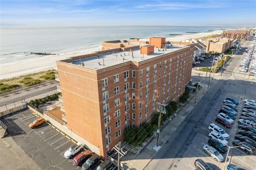 1r-560 W Broadway, Long Beach, NY, 11561-3005 | Card Image