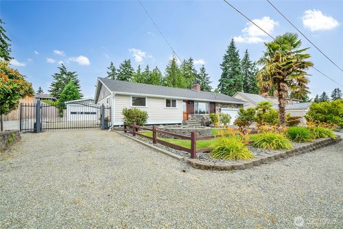 832 Birch Street, Edmonds, WA, 98020 | Card Image