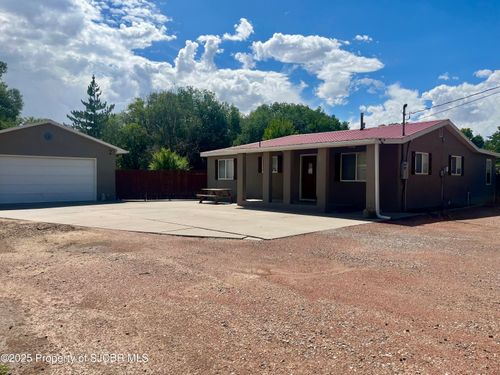 42 Road 3522, Flora Vista, NM, 87415-9679 | Card Image
