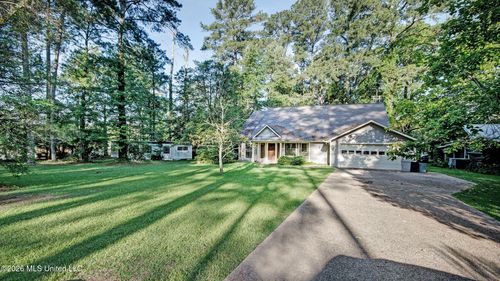 333 Lake Harbor Rd, Brandon, MS, 39047-9542 | Card Image
