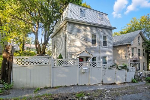 3 Autumn St, Haverhill, MA, 01832-5509 | Card Image