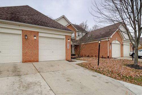 8784 Ironwood Dr, Van Buren Township, MI, 48111-7419 | Card Image
