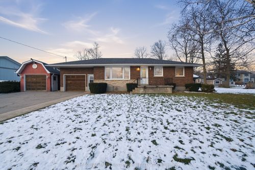 {{alt}} | Card Image