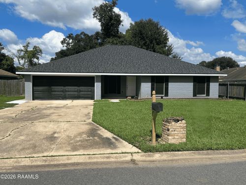 102 Briarwood Dr, Lafayette, LA, 70501-2318 | Card Image
