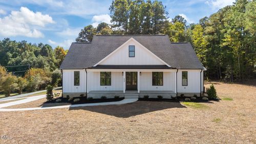 582 Harnett Central Rd, Fuquay-Varina, NC, 27526-6025 | Card Image