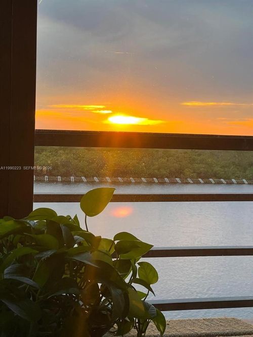 apt-303-3200 N Ocean Dr, Hollywood, FL, 33019-3738 | Card Image