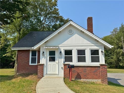 144 W Liberty St, Slippery Rock, PA, 16057-1260 | Card Image