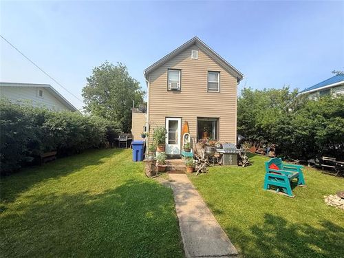 210 5th Ave S, Swan River, MB, R0L1Z0 | Card Image