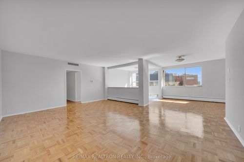 1501-9 Deer Park Cres, Toronto, ON, M4V2C4 | Card Image