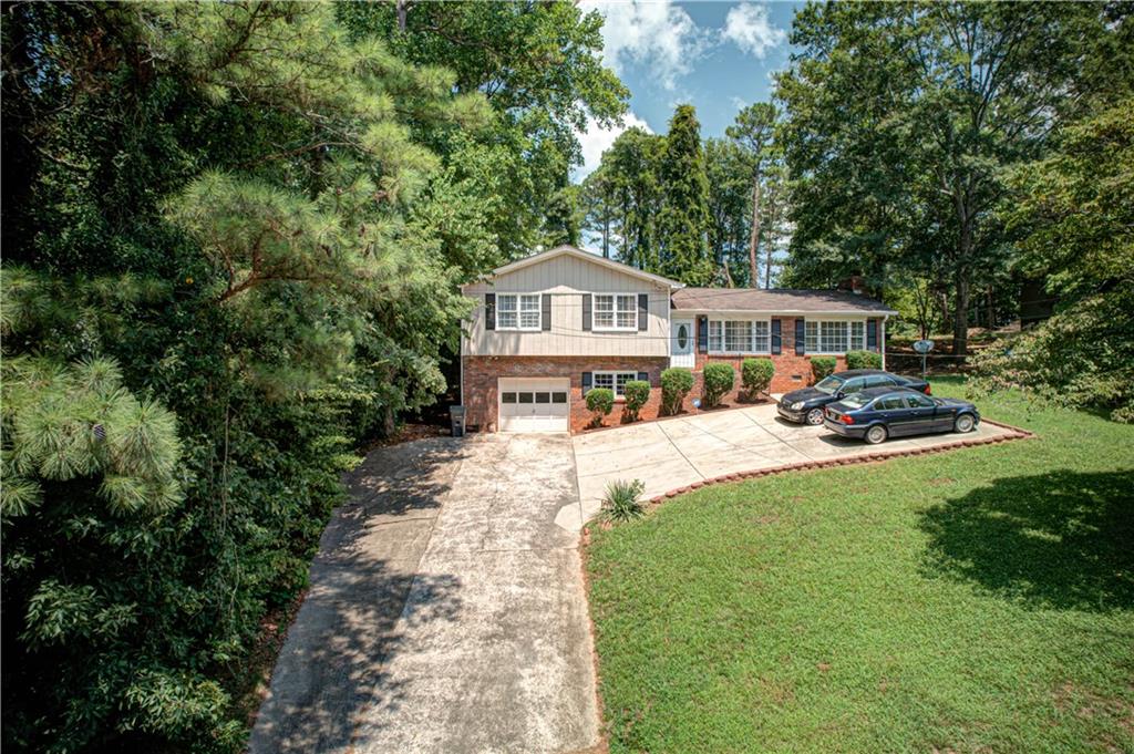 King Arthur Dr, Woodstock, GA 30189