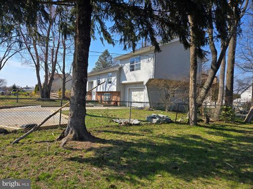 11 Hockamick Rd, COOKSTOWN, NJ, 08511-1009 | Card Image