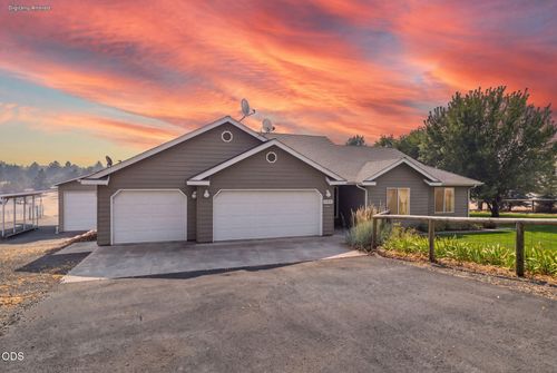 2085 Se Sagebrush Dr, Madras, OR, 97741-9204 | Card Image