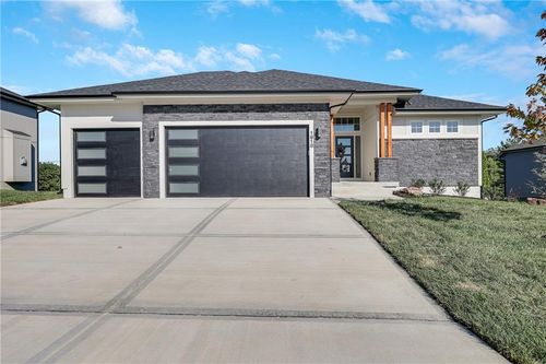1918 Owen Dr, Pleasant Hill, MO, 64080-1624 | Card Image