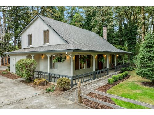 16500 Se Oakhurst Ct, Milwaukie, OR, 97267-5156 | Card Image