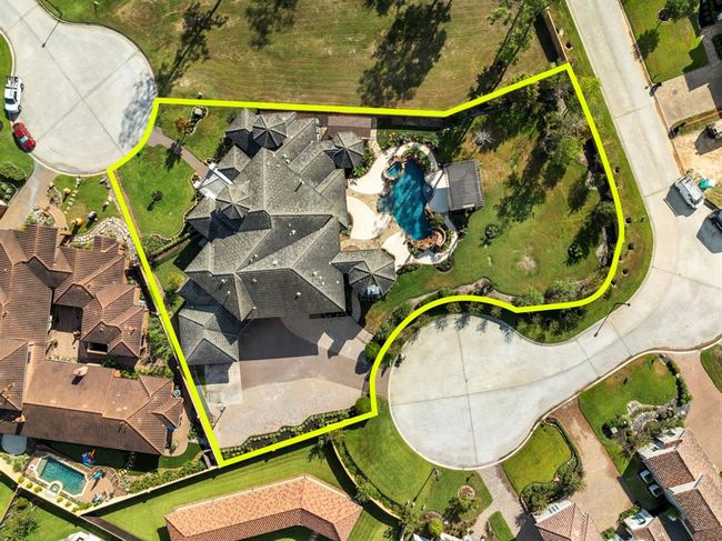 Expansive Property on Dual Lots with Single HOA Fee | Image 45