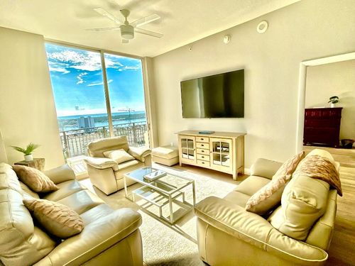 uph-17-550 Okeechobee Blvd, West Palm Beach, FL, 33401 | Card Image