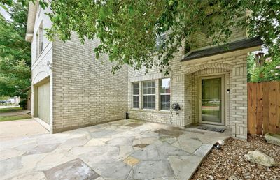 Large front patio | Image 3