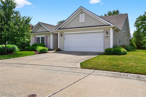 498 Water Pointe Lane, Brunswick, OH, 44212 | Card Image