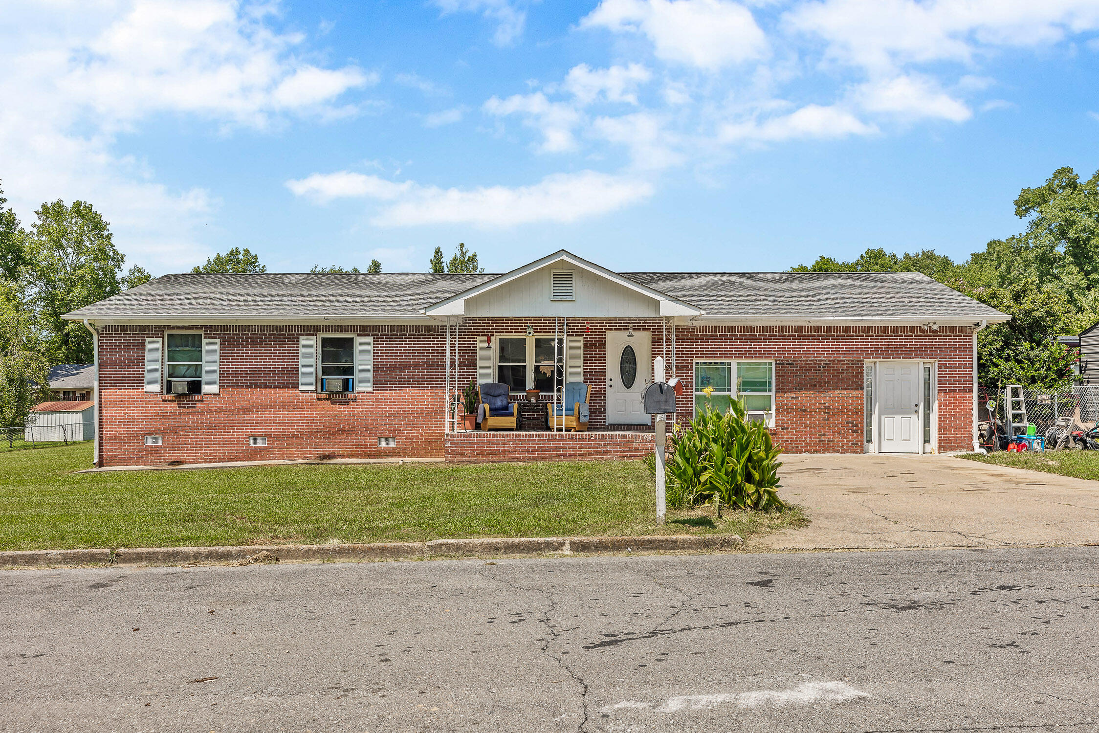 Brittney Pl, Dalton, GA 30721