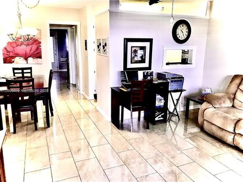 apt-17c-900 Sw 11th Ave, Hallandale Beach, FL, 33009-7707 | Card Image