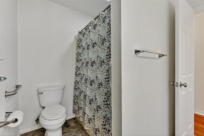2107 Meadows Cir, House other with 3 bedrooms, 2 bathrooms and null parking in Sherman TX | Image 24