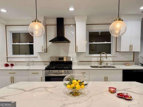 1027 N Born Rd, Stone Mountain, GA, 30088-2603 | Card Image