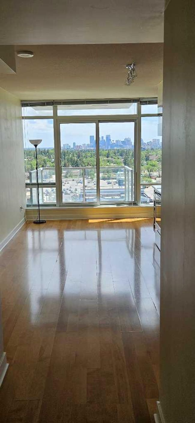 1202 - 3820 Brentwood Road Nw, Condo with 1 bedrooms, 1 bathrooms and 1 parking in Calgary AB | Image 4