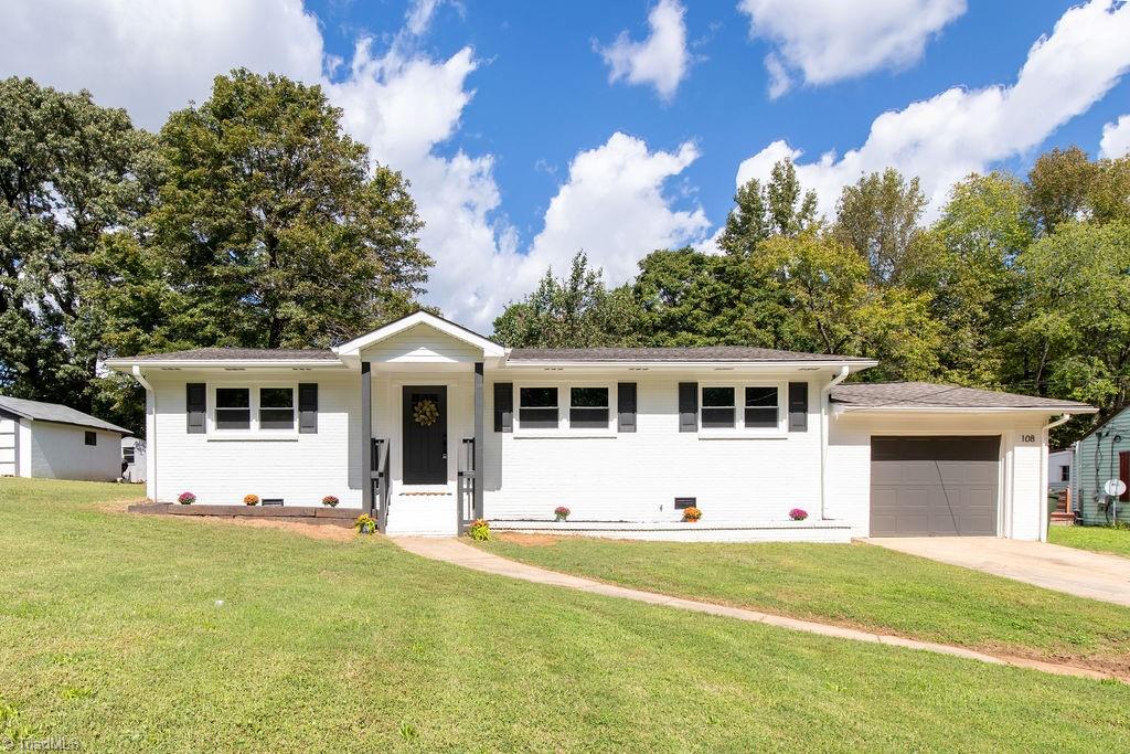 Mayfair Rd, Lexington, NC 27292